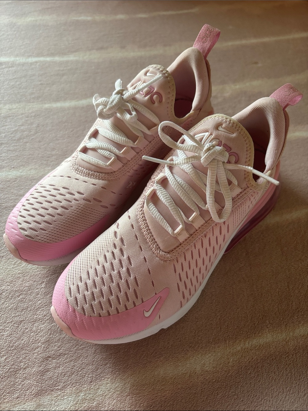 Nike Air Max 270 Pink Athletic Sneakers Women's 7 (Youth 6Y) Like New